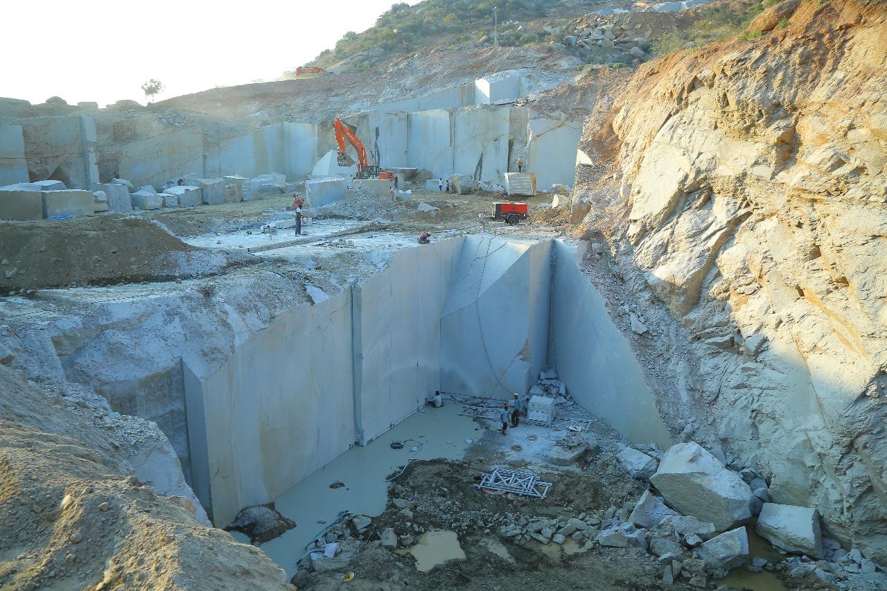 Squaring up a block before it is lifted out.